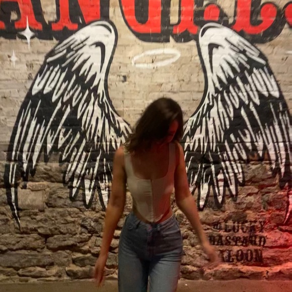 Meet your Posher, Bri - Picture 1 of 1